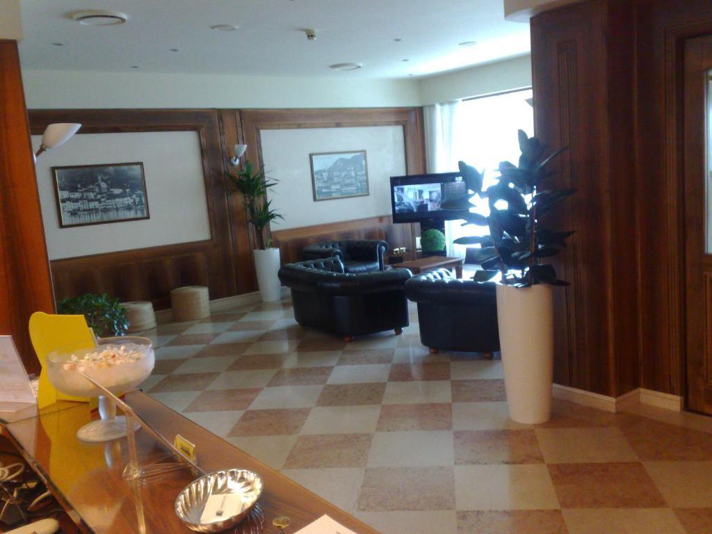 Continental Hotel Lovere Exterior photo